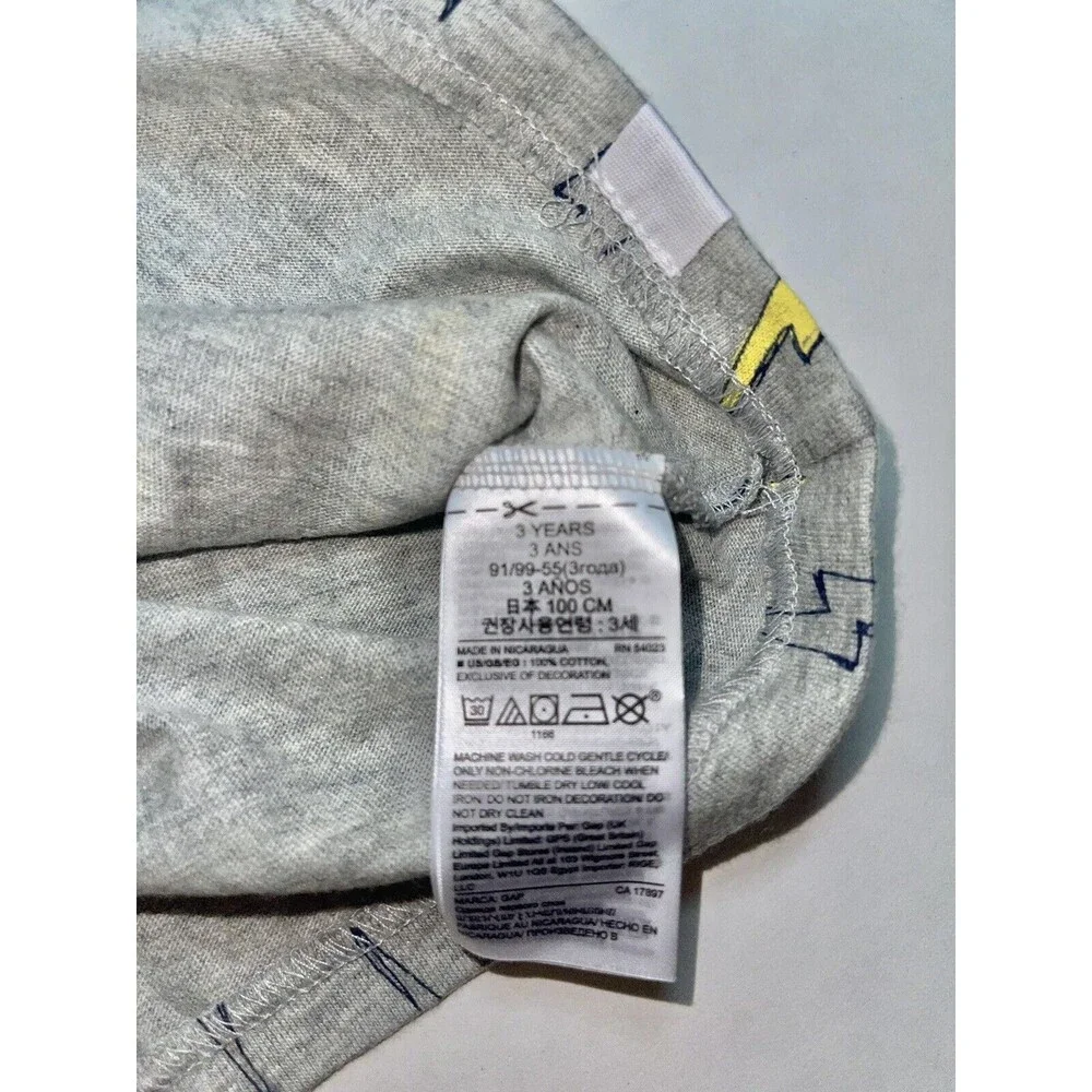 Gap Kids Boys Long Sleeve Graphic T-Shirt Size 3 years  New Without tags.